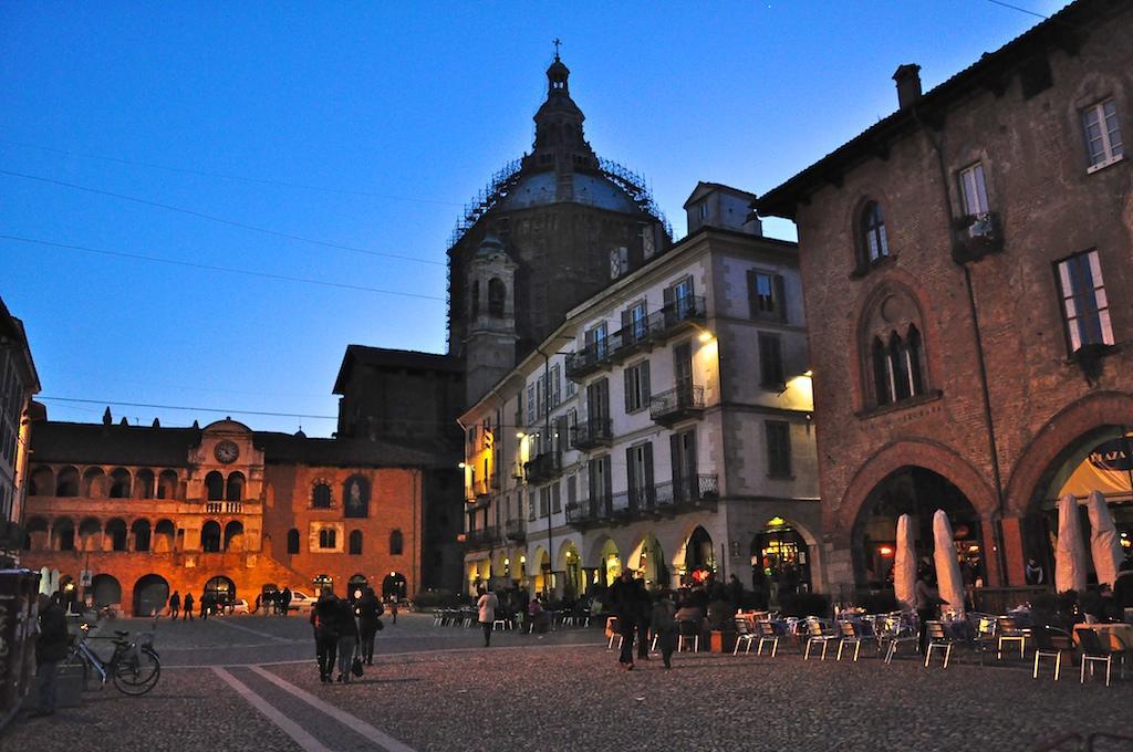 Appartamento Centro Storico Di 帕维亚 外观 照片